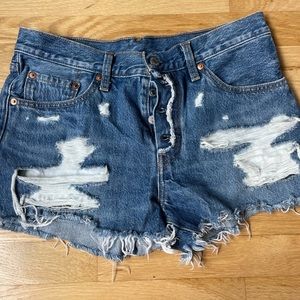 Levis 501 high waist jeans. Size 27